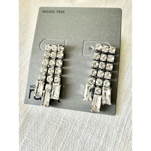Nordstrom‘s beautiful sparkly dangle earrings ￼ - Picture 1 of 4